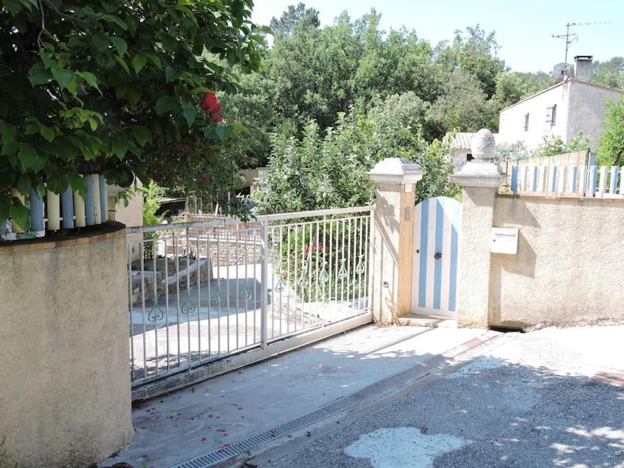 Chateaudouble : Appartement Au Calme Exteriér fotografie